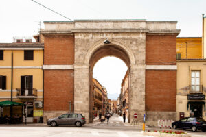 Porta-Madonna-o-Porta-Reale-di-Teramo