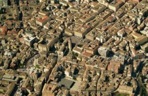 Vista_aerea_del_centro_storico_di_Teramo